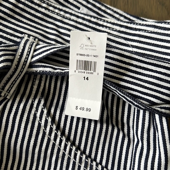 Gap NWT high waisted shorts🎉😍 - Picture 6 of 8